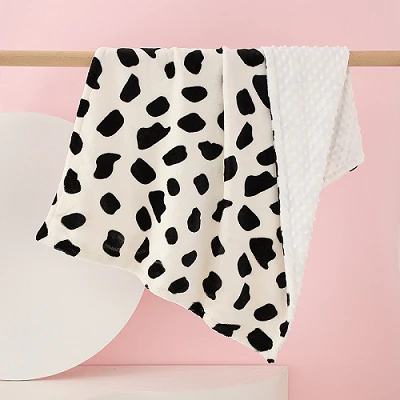 Minky Dots tepper til nyfødte